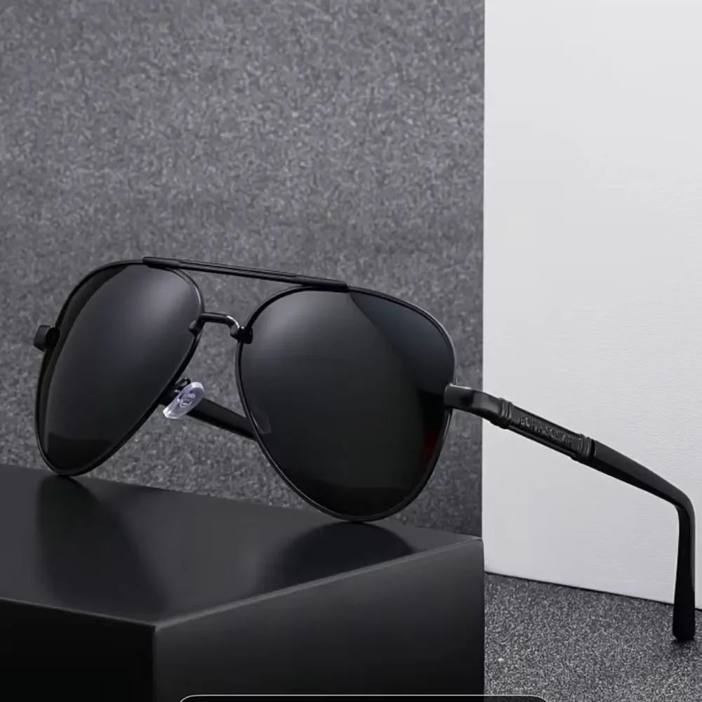 Men's Black Aviator Sunglasses - Classic Polarized Style